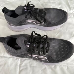 Brooks Women's Levitate StealthFit 5 Black/Purple Size 7.5